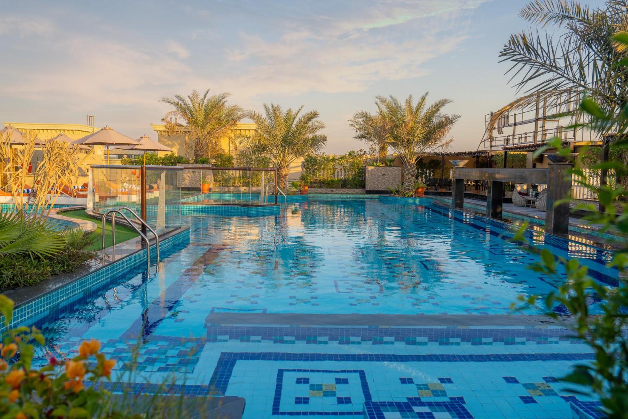 La Zona Continental Hotel Dubai Buitenkant foto